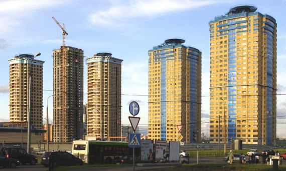 К марту жилищное строительство в России упало только на 10% – Минстрой