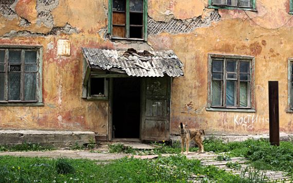Жителей аварийных домов расселят, но собственниками не сделают