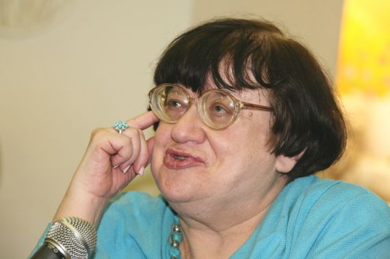 За квартирой Новодворской охотятся «чёрные риэлторы»