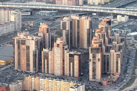 Валютных заемщиков начали выселять из ипотечных квартир