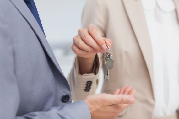 Путин заявил, что риэлтерская сфера в России недостаточно регулируется