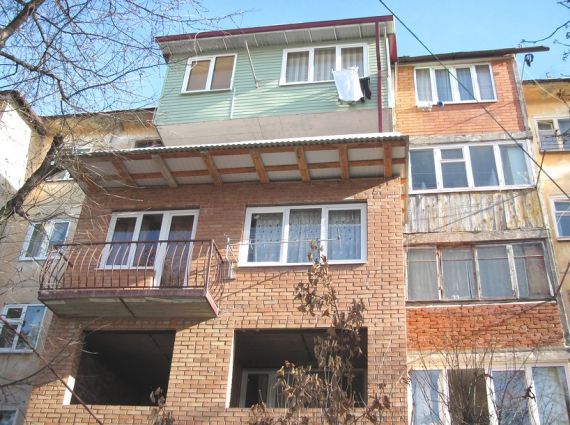 На востоке Москвы снесена незаконная пристройка к жилому дому