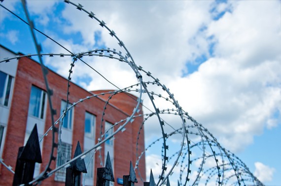 Суд смягчил наказание прапорщику, похитившему 150 квартир у Минобороны