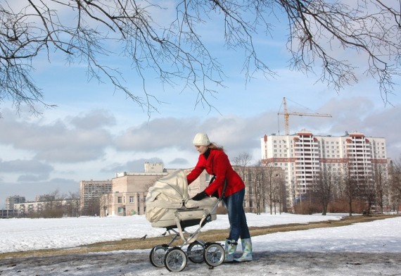 Сенаторы продлили программу материнского капитала еще на 2 года
