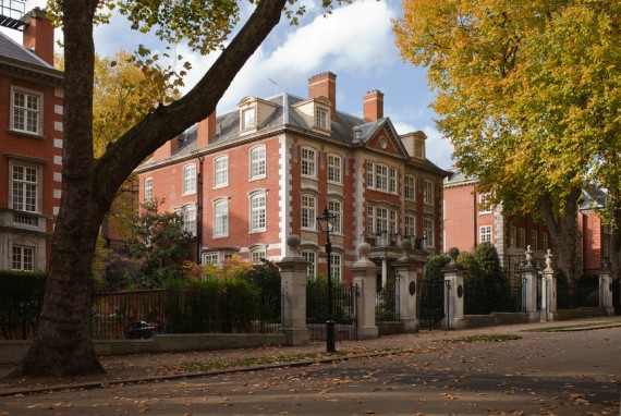 Роману Абрамовичу разрешили превратить подвал лондонского особняка в бассейн