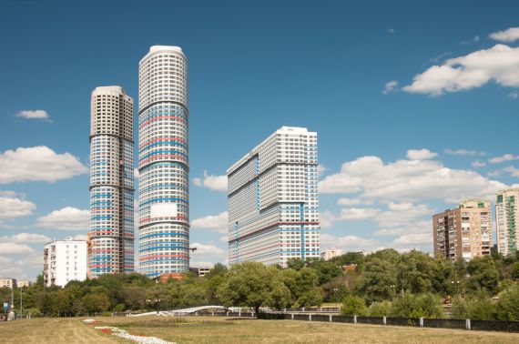 На «однушку» эконом-класса в Москве надо копить 8 лет, на «двушку» – 12,5, на «трёшку» – 16