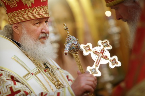 Россияне жалуются патриарху на высокую стоимость услуг ЖКХ