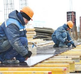 Застройщики задерживают зарплату строителям