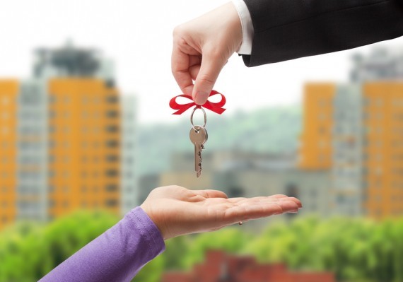 Готовь квартиру летом: где купить жильё, чтобы получить ключи уже будущей зимой?
