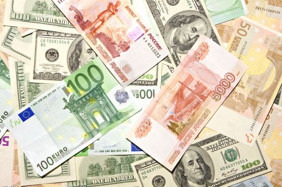 Россияне продолжают брать валютную ипотеку