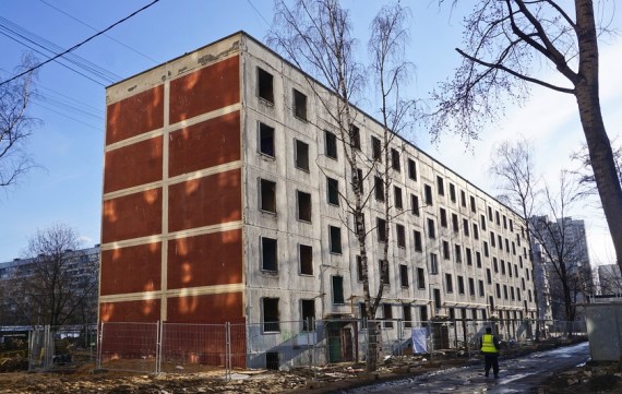 Снос пятиэтажек будет сдерживать цены на квартиры в Москве – министр ЖКХ