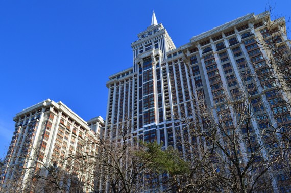 Столичная «элитка» за год подешевела в рублях на 10%