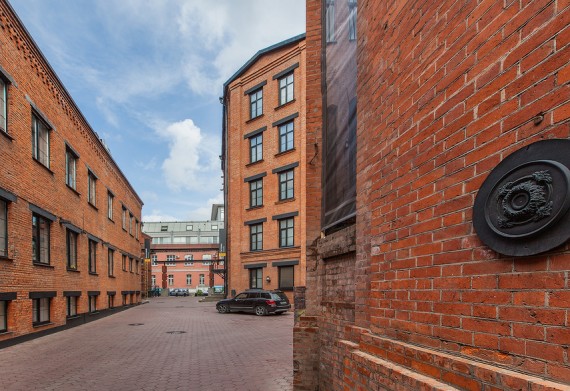 Законодательство не позволяет переводить апартаменты в жилье – чиновник