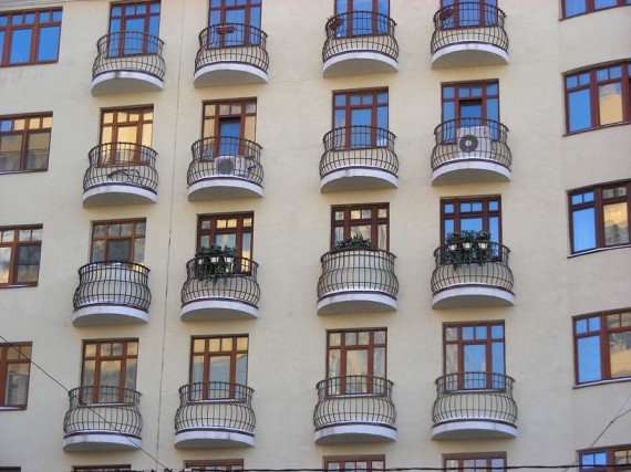 За год квартиры и апартаменты в новостройках Москвы стали меньше на 7,4%