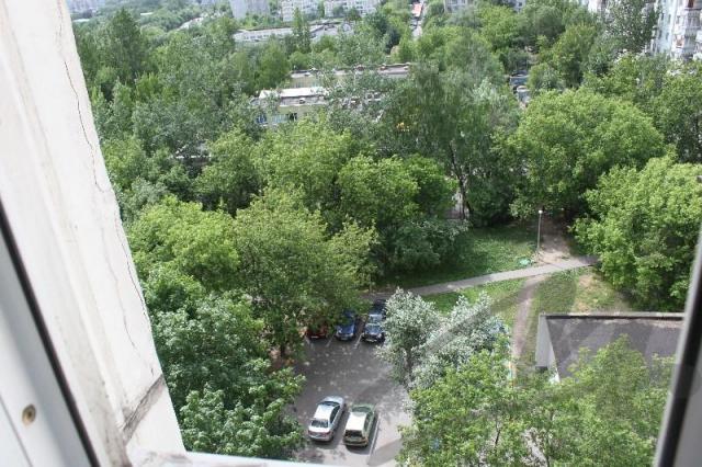 Продается трешка расположение можайское ш. , 29, метро, в. о.