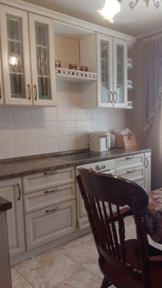Продается трешка расположение кутузовская ул. , 31, м.. расп.