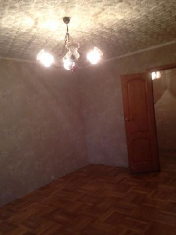 Продам 2-комнатную - миклухо-маклая ул, 59, 4.6 кв.м. на 10 .