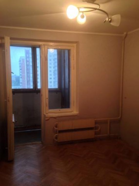 Продам 2-комнатную - миклухо-маклая ул, 59, 4.6 кв.м. на 10 .